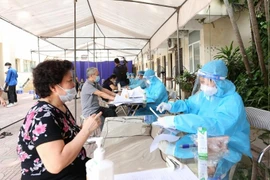 Từ 9-9, Hà Nội lấy 2,05 triệu mẫu xét nghiệm, phát hiện 10 ca dương tính