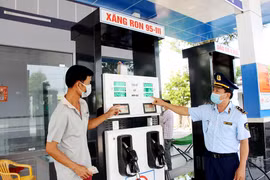 Thủ tướng chỉ đạo xử lý nghiêm các hành vi buôn lậu xăng dầu, vi phạm về hóa đơn