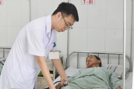 Liên tục ca nhập viện nguy kịch do nắng nóng, bác sĩ khuyến cáo cách phòng tránh