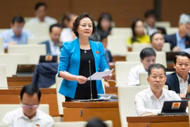 Bộ trưởng Nội vụ: Công chức, viên chức thôi việc hàng loạt là đáng lo ngại, tăng lương là hợp lý