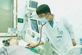 Bệnh viện Bạch Mai một đêm cấp cứu 6 ca đột quỵ ở người trẻ dưới 45 tuổi