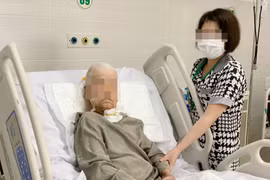 Hơn hai tháng cứu cụ bà 90 tuổi bị Covid-19 biến chứng rất nặng, chưa tiêm vaccine