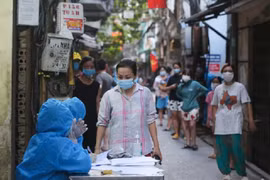 Trưa 16-8, Hà Nội thêm 25 ca Covid-19 mới, nhiều bệnh nhân ở cùng xóm trọ