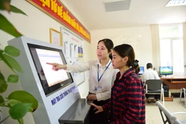 Thủ tướng yêu cầu cắt giảm thêm thủ tục hành chính về đất đai, phiếu lý lịch tư pháp 