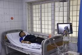 Cặp vợ chồng thoát chết trong vụ cháy ở Trung Kính: “Chúng tôi lấy vải thấm nước che miệng, mũi, được lực lượng cứu hộ đưa ra ngoài”