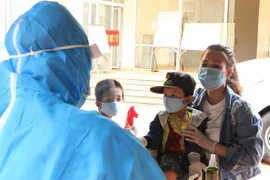 Ba mẹ con ở Thanh Xuân - Hà Nội mắc Covid-19 sau khi trở về từ Pháp