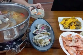 Vụ 7 người nhập viện sau ăn buffet, Cục An toàn thực phẩm đề nghị truy xuất
