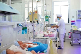 Bộ Y tế đề xuất bỏ quy định về xử lý kỷ luật đảng viên sinh con thứ ba