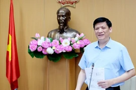 Thêm 3 ca Covid-19 mới, Quyền Bộ trưởng Y tế cảnh báo nguy cơ dịch trong mùa đông "rất khốc liệt"