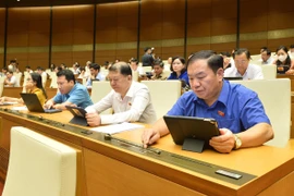 Thông qua Luật Thi đua, khen thưởng (sửa đổi): Bổ sung đối tượng được xét tặng nghệ sĩ nhân dân