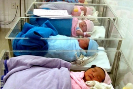 Hà Nội đặt mục tiêu giảm 0,1% tỷ lệ sinh con thứ ba trở lên trong năm 2023