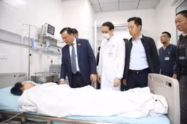 Bí thư Thành ủy Hà Nội thăm hỏi nạn nhân vụ cháy tại phố Hàng Lược