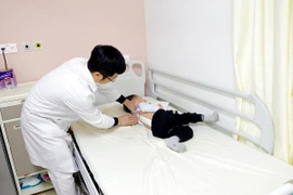 Lần đầu tiên mổ cong vẹo cột sống cho cháu bé 3 tuổi, bị vẹo đến 66 độ