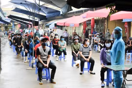 Thường trực Thành ủy Hà Nội đồng ý nâng mức độ phòng chống dịch Covid-19 ở một số khu vực
