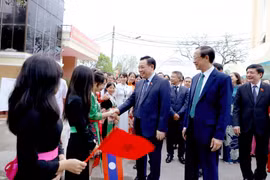 Chủ tịch Quốc hội Vương Đình Huệ dự lễ khai giảng tại trường Hữu nghị T78 ở Hà Nội