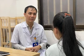 Thất tình vì bị chê béo, nữ sinh ăn uống vô độ và phải nhập viện tâm thần