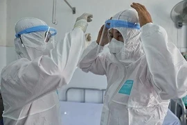 Nguồn lây Covid-19 tại BV Bệnh Nhiệt đới Trung ương có khả năng từ người bệnh đến khám?