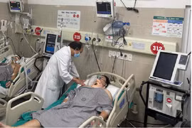 Bệnh nhân nguy kịch nhất trong vụ cháy chung cư mini ở Khương Hạ vẫn đang rất nặng