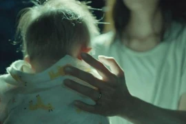 Trầm cảm sau sinh, người mẹ trẻ rạch bụng tự sát may mắn được cứu kịp thời