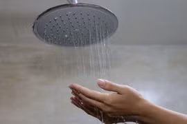 Hà Nội: Bé trai 10 tuổi tử vong trong nhà tắm, nghi bị rò điện từ bình nóng lạnh