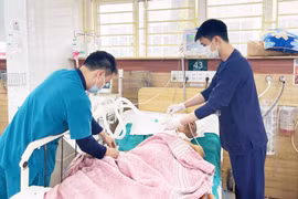 Truy xuất nguồn gốc vụ ngộ độc rượu ở Mê Linh – Hà Nội