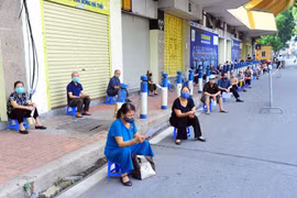 Thêm 5 người đang cách ly tại Bệnh viện Gia Lâm dương tính, Hà Nội có 35 ca Covid ngày 11-9