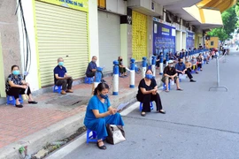 Thêm 5 người đang cách ly tại Bệnh viện Gia Lâm dương tính, Hà Nội có 35 ca Covid ngày 11-9