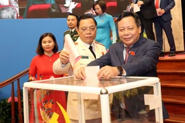 Công bố 16 đồng chí được bầu vào Ban Thường vụ Thành ủy Hà Nội khóa XVII