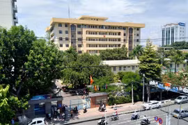 Hơn 120 học sinh trường Ischool Nha Trang nhập viện vì ngộ độc thực phẩm, yêu cầu đình chỉ bếp ăn