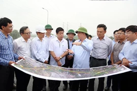 Bí thư Thành ủy Hà Nội thị sát, đốc thúc tiến độ GPMB dự án đường Vành đai 4 tại 6 quận, huyện