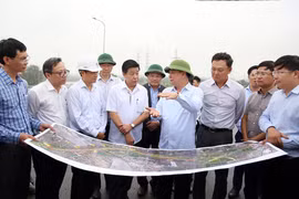 Bí thư Thành ủy Hà Nội thị sát, đốc thúc tiến độ GPMB dự án đường Vành đai 4 tại 6 quận, huyện