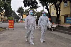 Hà Nội lại thêm 12 ca Covid-19 ở 4 quận: Nhiều nhà có 2 đến 6 người dương tính
