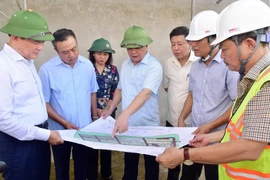 Lãnh đạo Hà Nội kiểm tra 5 dự án quan trọng, gồm các công trình "làm sống lại sông Tô Lịch"