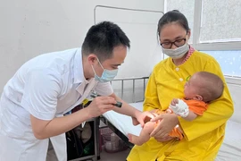 Bệnh tay chân miệng đang trong cao điểm, nhiều địa phương số mắc tăng gấp đôi