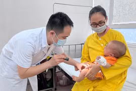 Bệnh tay chân miệng đang trong cao điểm, nhiều địa phương số mắc tăng gấp đôi