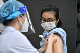 Bộ Y tế yêu cầu khẩn trương tiêm vaccine Covid-19 cho người đã tiêm mũi 1