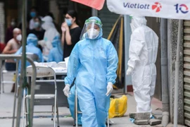 Trưa 31-8, Hà Nội thêm 27 ca Covid-19 tại 11 quận huyện, 3 người cùng nhà ở Kim Mã