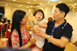 Hành trình "tìm con" đầy gian nan của nhiều ông chồng không có tinh trùng, tinh hoàn teo nhỏ