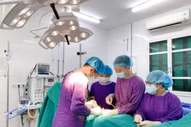 Nam thanh niên 35 tuổi vỡ tinh hoàn vì bị đá vào vùng kín khi đang chơi bóng