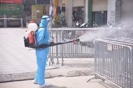 Hà Nội thêm 26 ca Covid-19 mới trưa 29-7, một ca là nhân viên cây xăng gần chợ Đền Lừ