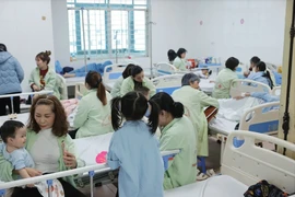 Số trẻ mắc sởi ở Hà Nội liên tục tăng nhanh qua mỗi tuần, 3 trẻ mắc ho gà