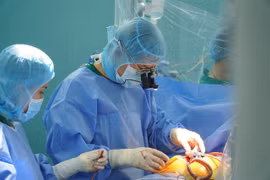 Huy động tài trợ trong đêm để mổ tim cấp cứu bệnh nhân người dân tộc Thái nguy kịch