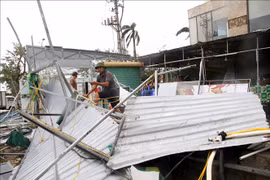 Thủ tướng chỉ đạo huy động lực lượng, phương tiện nhanh chóng khắc phục hậu quả bão số 5