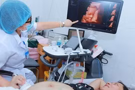 Đàn ông trên 45 tuổi sinh con, trẻ có nguy cơ bị khuyết tật nhiều hơn