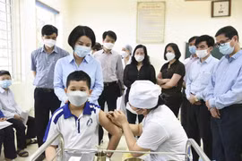 Hà Nội tăng 1.361 ca Covid-19, bắt đầu tiêm vaccine cho trẻ lớp 6 từ chiều nay