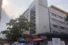 Bệnh viện E chính thức dỡ phong tỏa, y bác sĩ “thở phào” sau một ngày căng thẳng tột độ