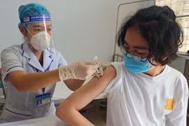 Bộ Y tế đề nghị điều tra vụ “cò mồi” thu phí 1-1,5 triệu đồng/ 1 mũi tiêm vaccine Covid-19