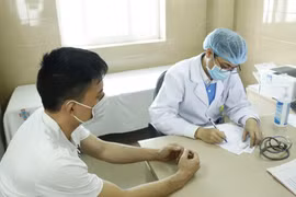 Bệnh viện K lên tiếng trước phản ánh của người bệnh về việc nhân viên tự thu phí dịch vụ