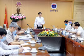 Quyền Bộ trưởng Y tế: Cả nước có khoảng 150 ổ dịch Covid-19, nhanh nhất cuối 2021 mới có vaccine