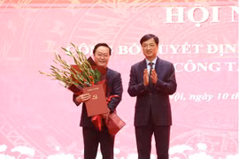 Ông Nguyễn Đức Trung được giới thiệu để bầu làm Chủ tịch UBND TP Hà Nội, hứa sẽ cống hiến hết mình